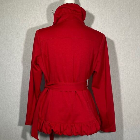 jacket button with belt, ruffle, rouge collar front - Picture 2 of 4